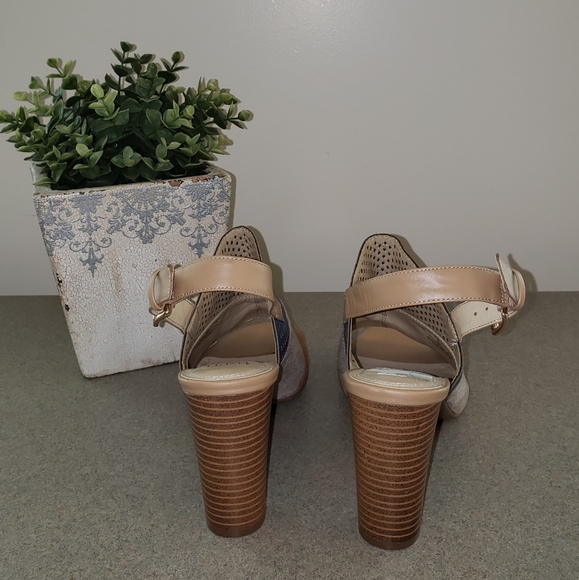 Impo Peep Toe Faux Suede Stap Shoes - Picture 4 of 5